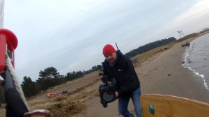 Minä kuvaamassa leijasurffarin lähtöä.