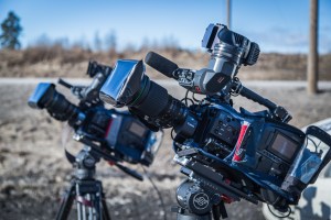 Kaksi XDCAM kameraa kohti aurinkoa Hartolassa.